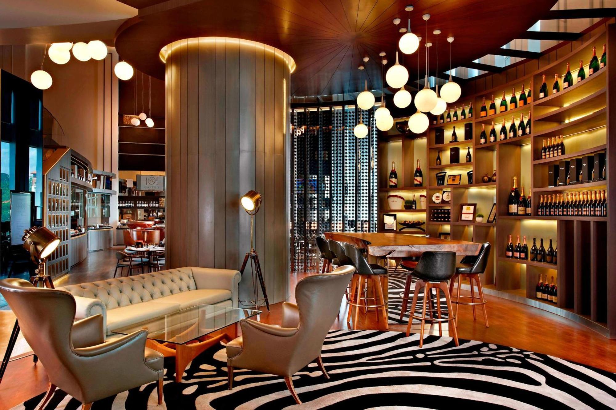 Le Méridien Kuala Lumpur Extérieur photo The bar at the W Hotel, San Francisco