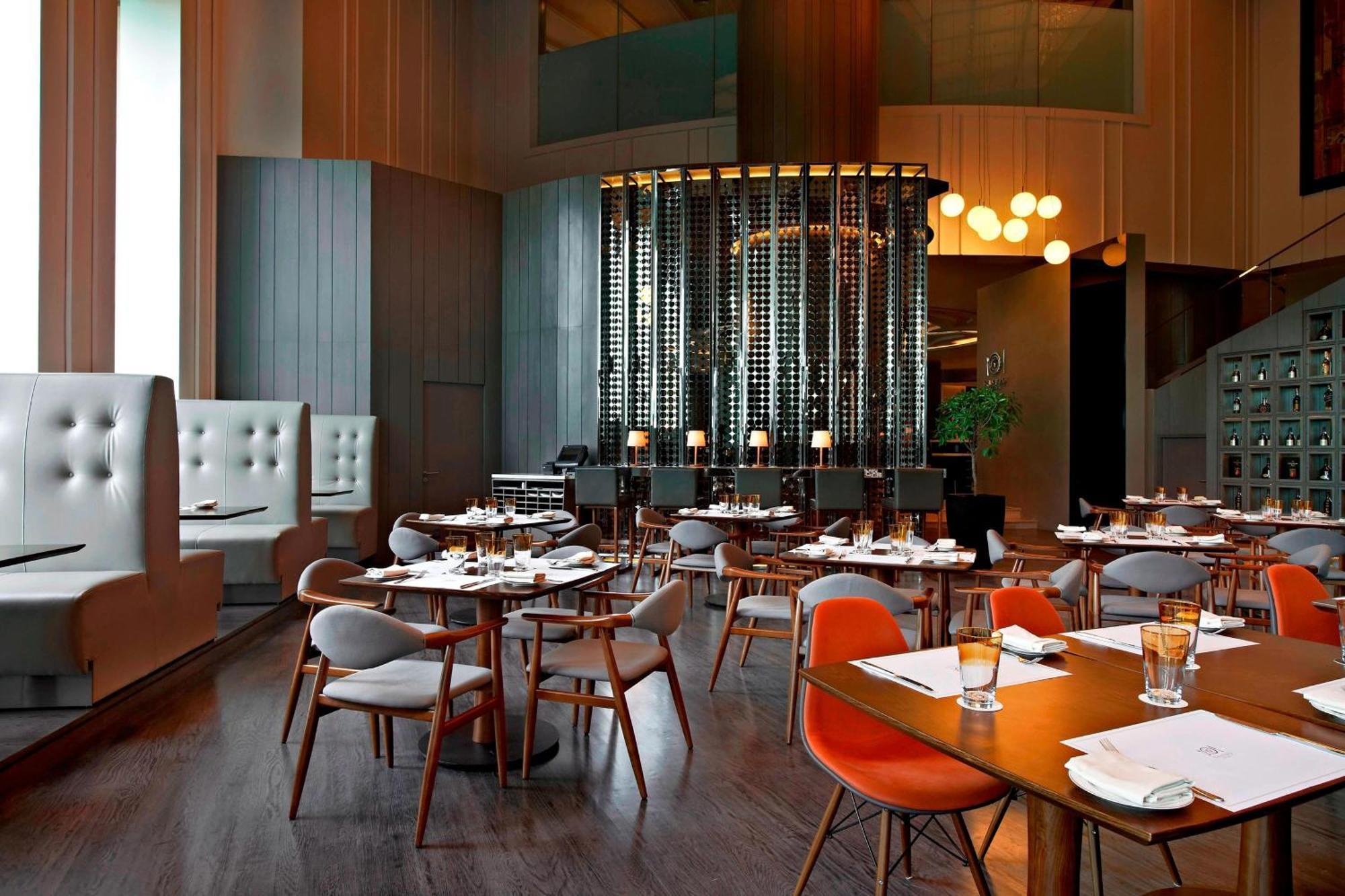 Le Méridien Kuala Lumpur Extérieur photo The interior of the restaurant