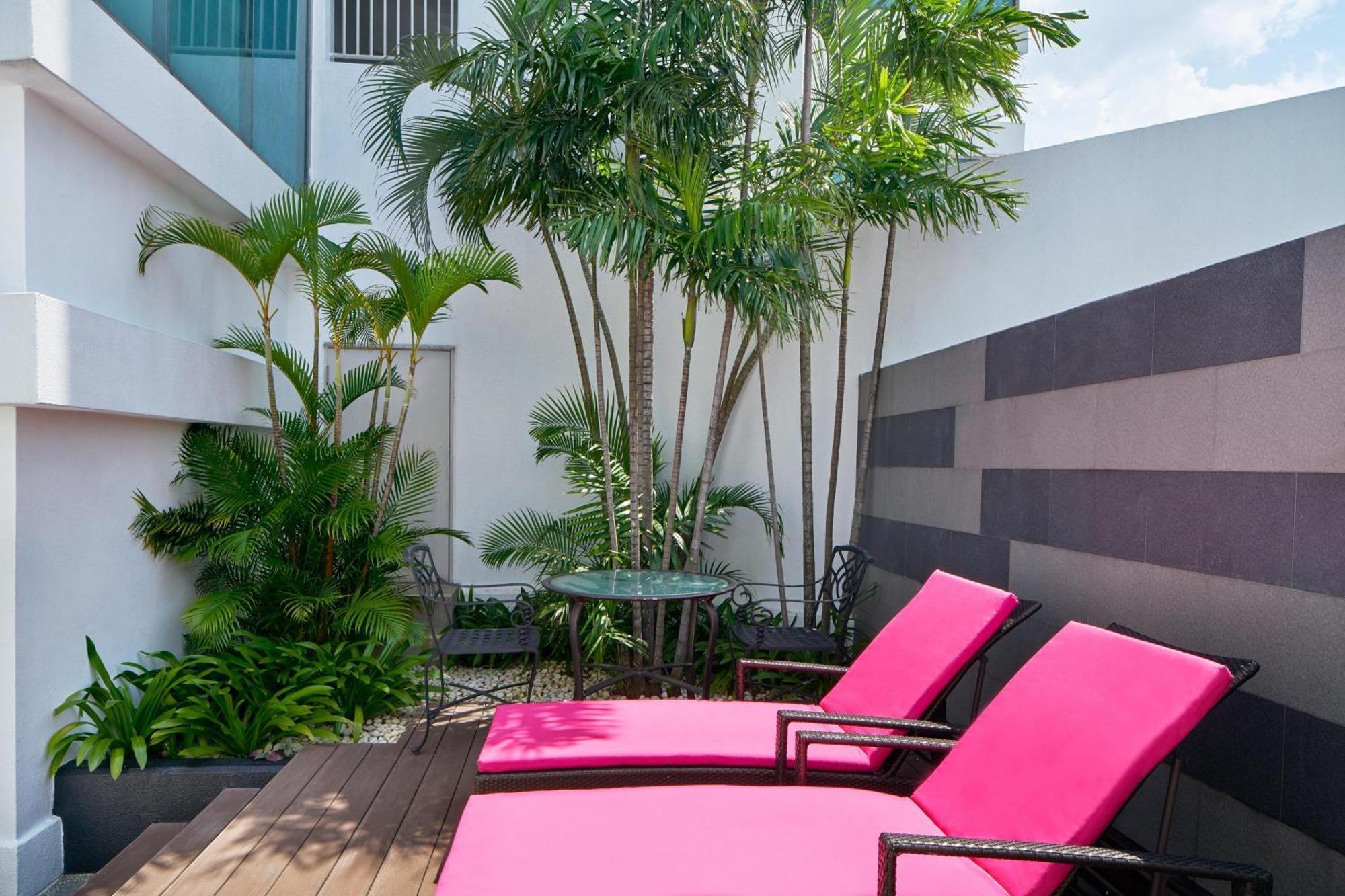 Le Méridien Kuala Lumpur Extérieur photo The hotel's pool