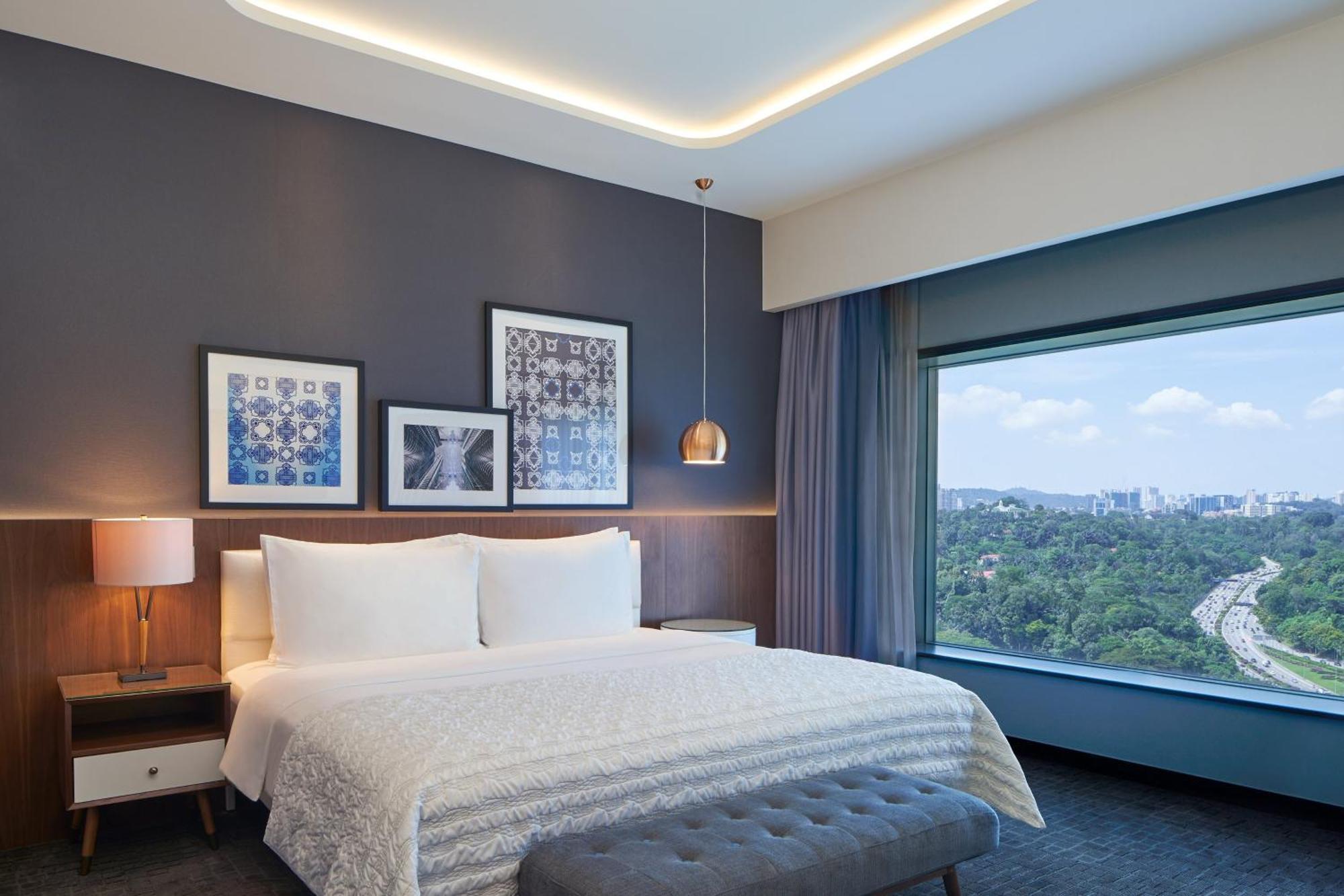 Le Méridien Kuala Lumpur Extérieur photo A bedroom at the hotel
