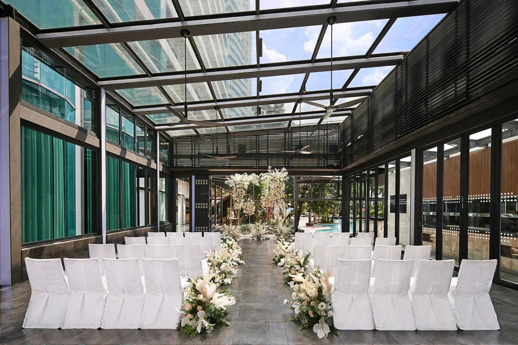 Le Méridien Kuala Lumpur Extérieur photo The Glasshouse
